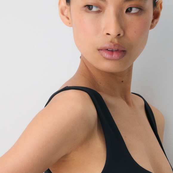 Aritzia Babaton Contour Square Neck Bodysuit | Sleek Women’s Fitted Bodysuit - Picture 6 of 11